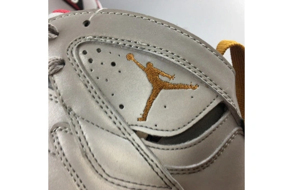 “REFLECTIVE CARDINAL” BV6281-006 AIR JORDAN 7 BV6281-006 0425